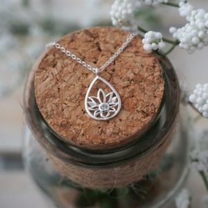 925 Sterling Silver Flower Necklace